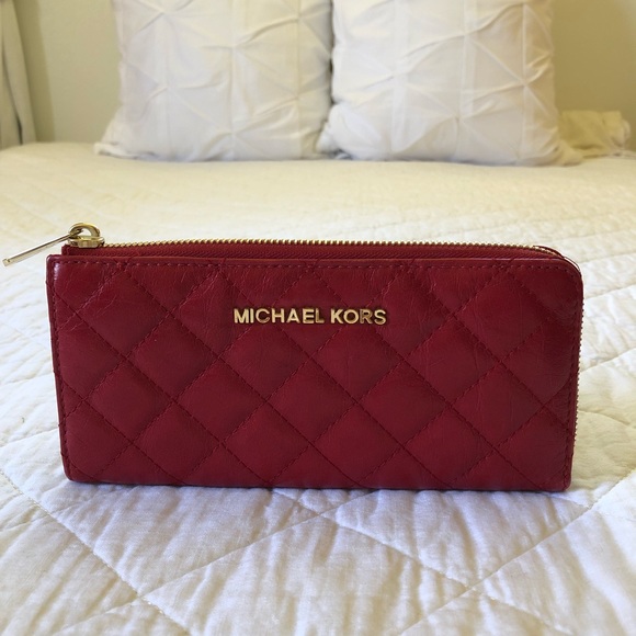 Michael Kors Handbags - 🌸 Michael Kors Red Full Zip Wallet 🌸
